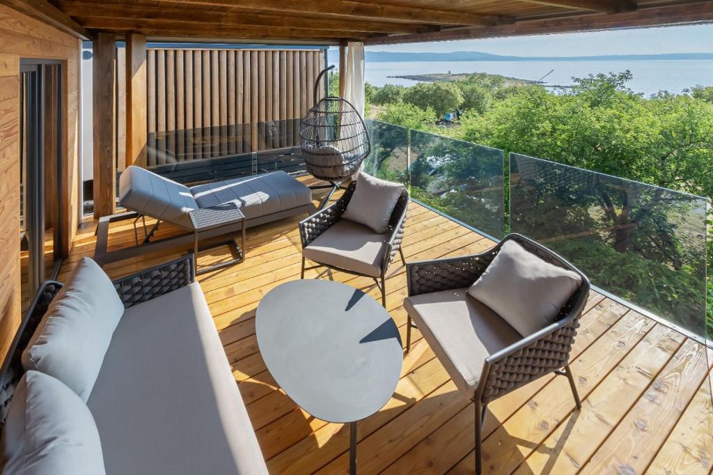 Book a mobile home in Klenovica with sea view - SparkleTT